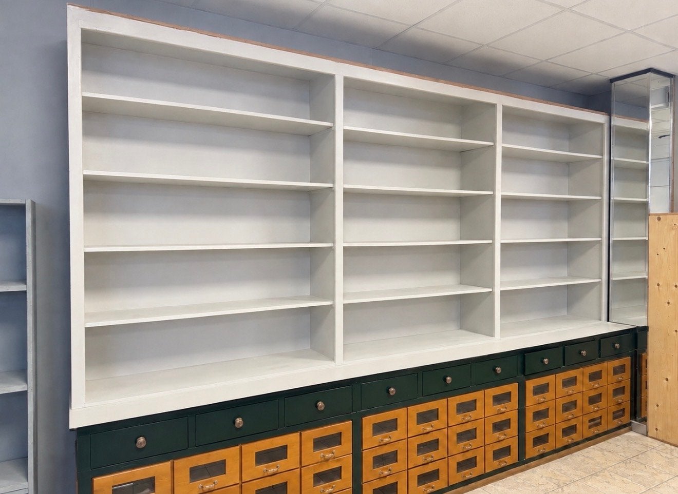 Grote apothekerskast met veel opbergruimte, Huis en Inrichting, Kasten | Boekenkasten, Ophalen, Gebruikt, 200 cm of meer, Met lade(s)