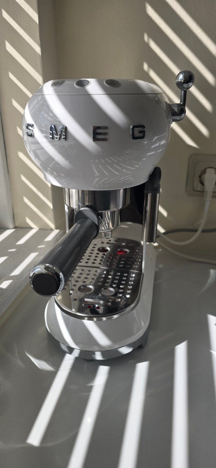 Smeg Espressomachine - Wit, Zo goed als nieuw, Ophalen, Espresso apparaat, Gemalen koffie, Zo goed als nieuw