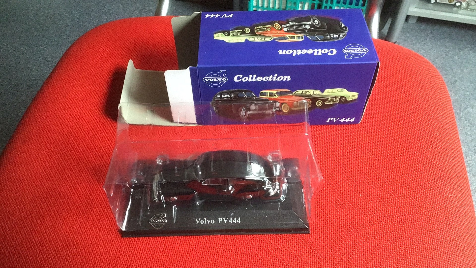 VOLVO COLLECTION PV 444 BEROEMD NIEUW IN DOOS, Hobby en Vrije tijd, Modelauto's | 1:43, Ophalen of Verzenden, Nieuw, Auto, Overige merken
