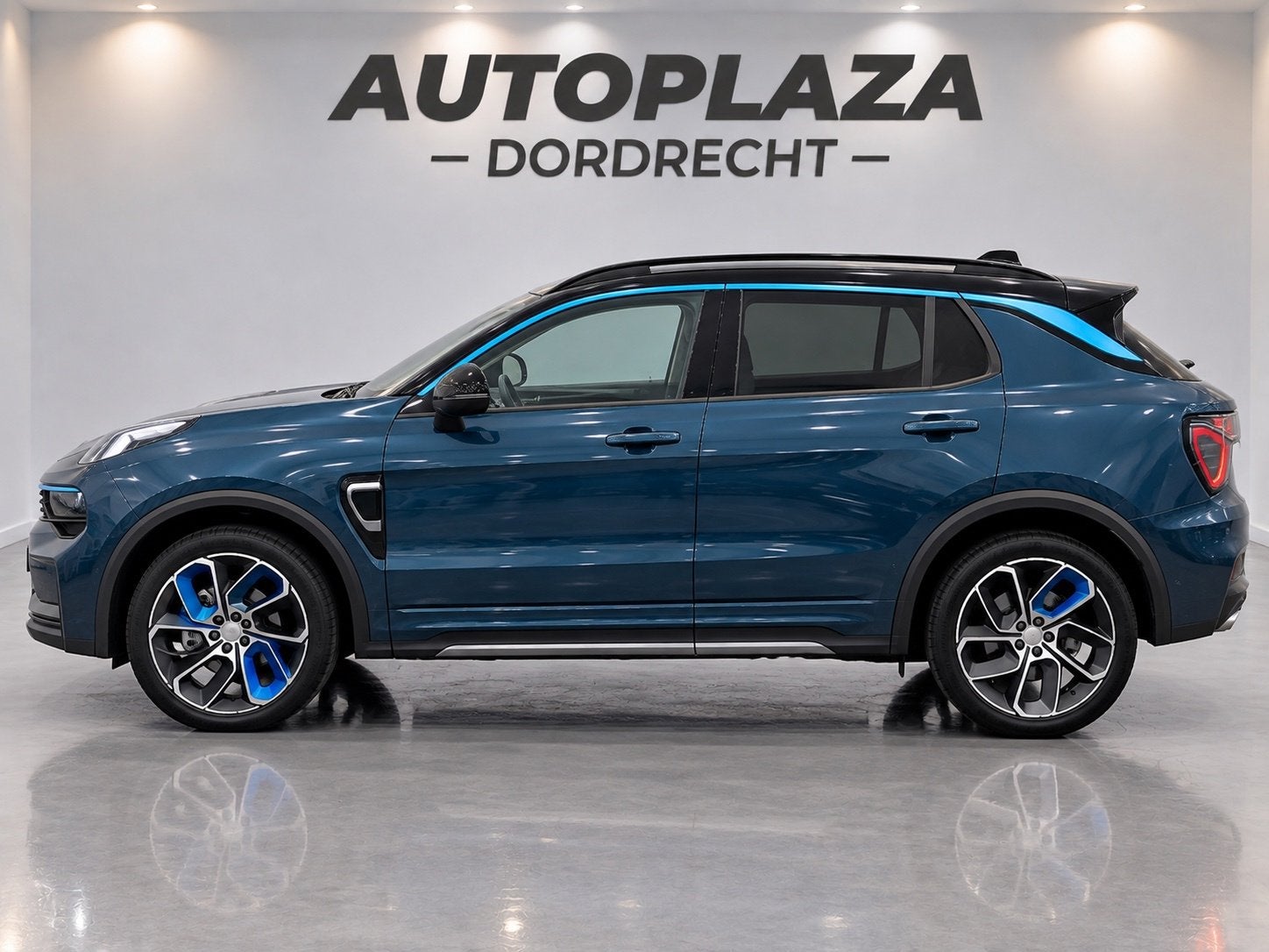Lynk & Co 01 1.5 Pano|Trekhaak|360* cam, Auto's, Dealer onderhouden, Stof, Euro 6, Blauw