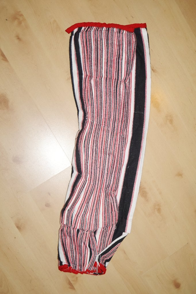rood- wit- zwart gestreepte onderrok, Staphorster klederdr, Ophalen of Verzenden