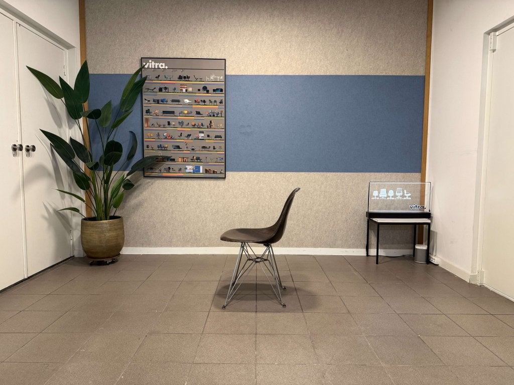 Herman Miller | Eames | DSR | Seal Brown Fiberglass | 1x, Bruin, Herman Miller, Ophalen of Verzenden, Herman Miller