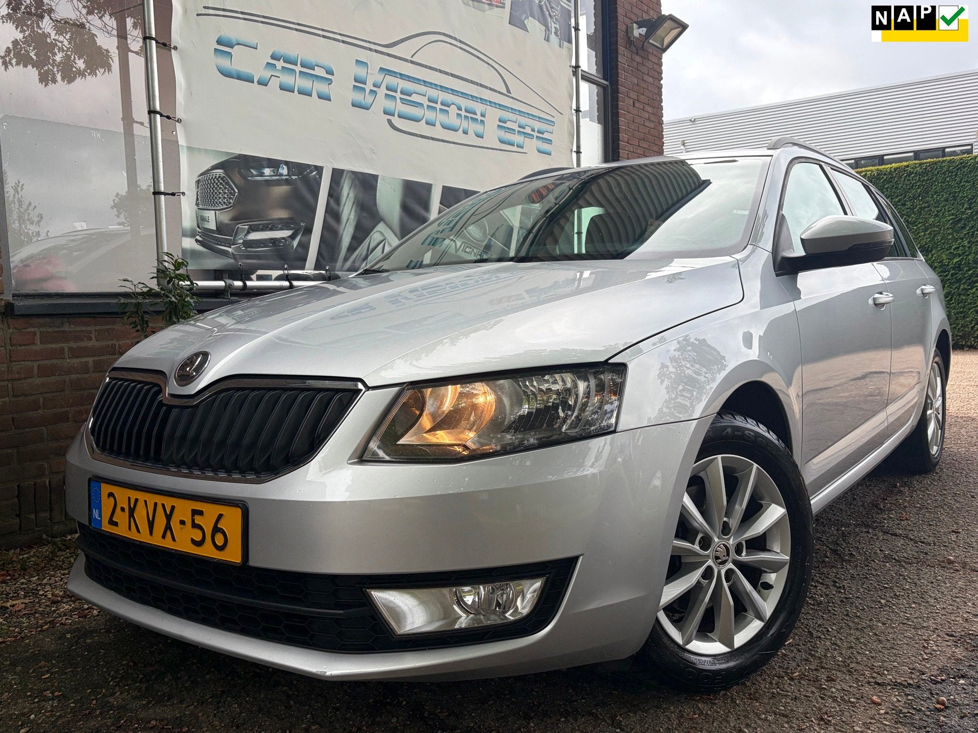 Skoda Octavia Combi 1.6 TDI Ambition Businessline|Automaat|L, Auto's, Euro 5, Gebruikt, 4 cilinders, Diesel