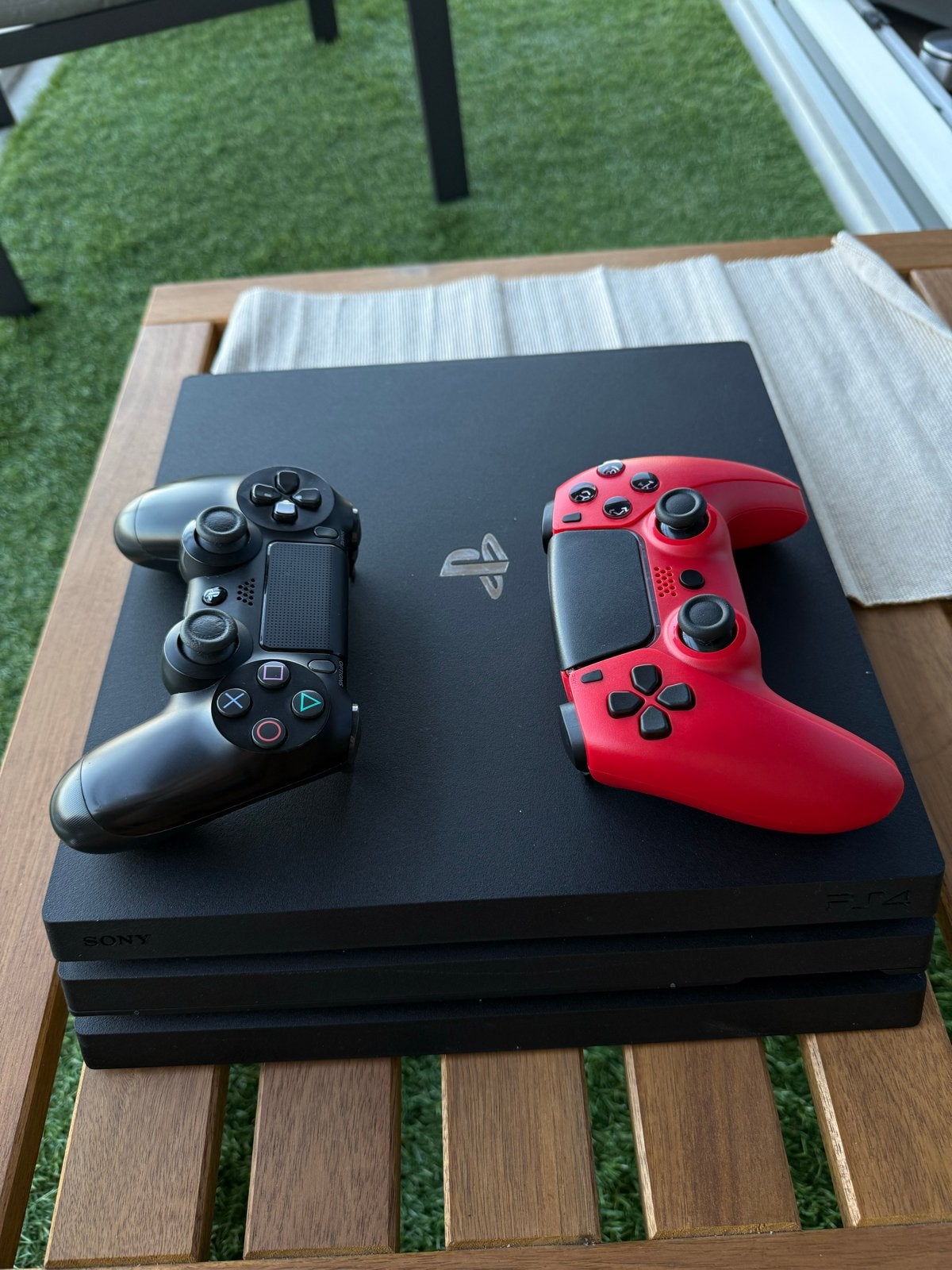 Playstation 4 Pro met 2 controllers, Ophalen of Verzenden, Gebruikt, Met 2 controllers, Pro