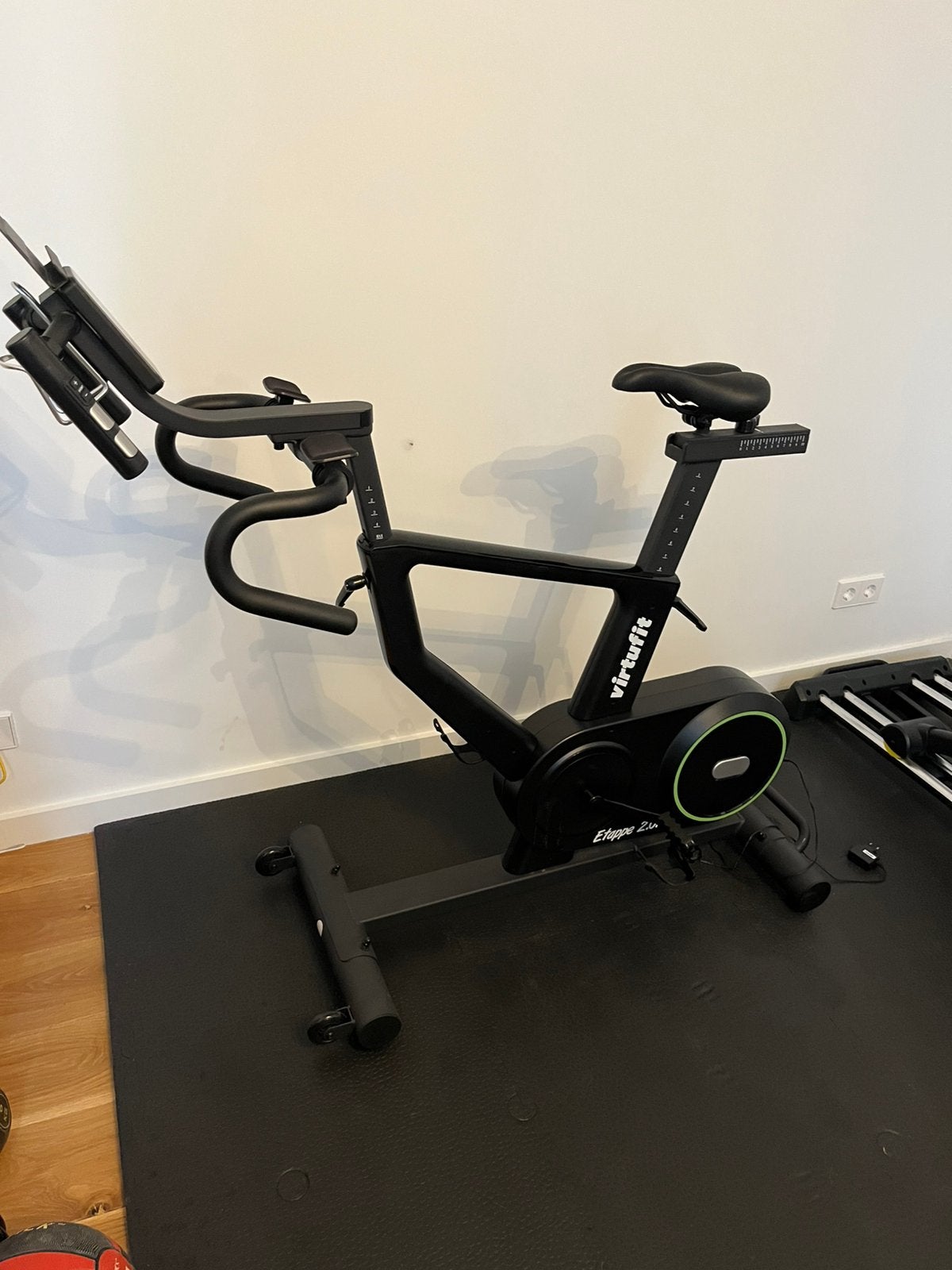 Titel: VirtuFit Etappe 2.0i Smart Spinningfiets / Ergometer, Ophalen, Spinningfiets, Zo goed als nieuw, Metaal