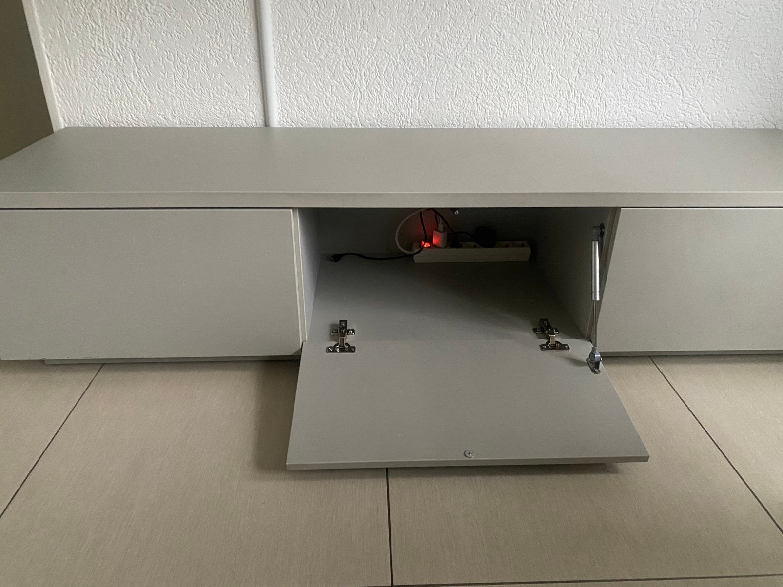 Tv meubel grijs, Ophalen, Overige materialen, 150 tot 200 cm, Zo goed als nieuw
