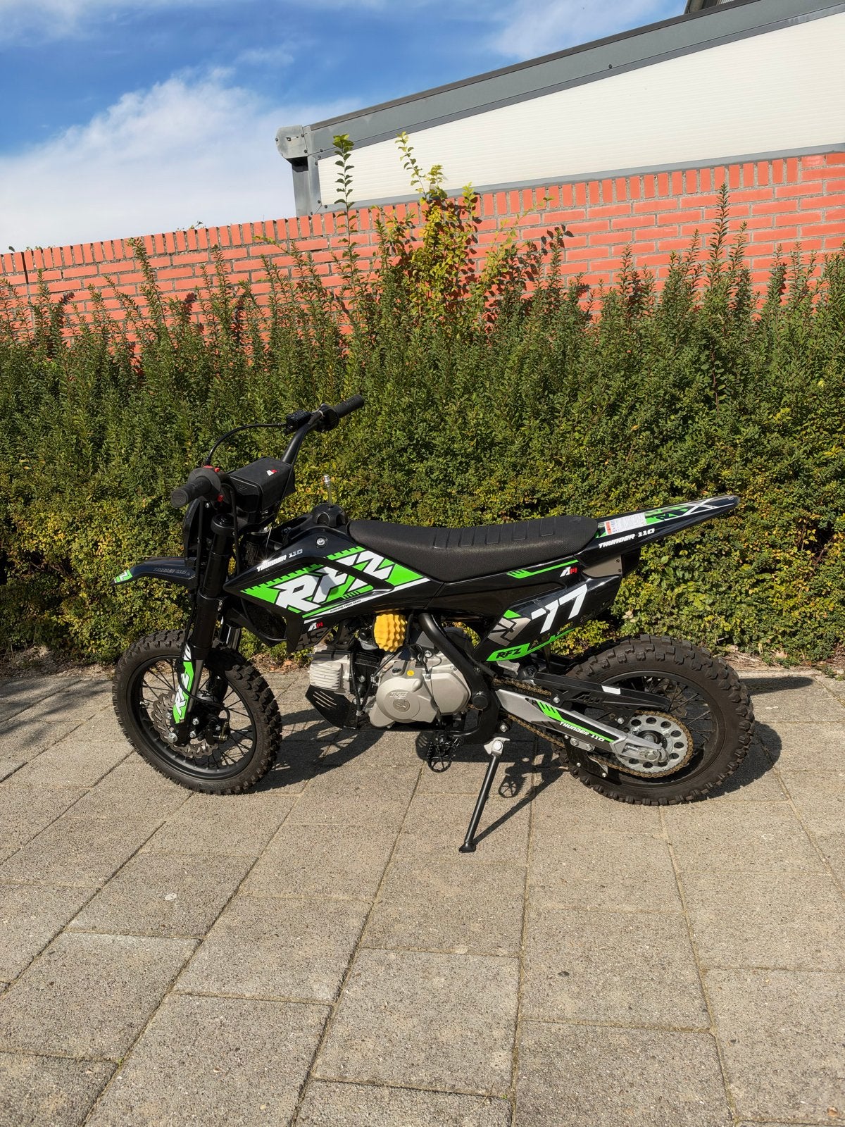Apollo RFZ Thunder 110cc Pitbike Automaat 14/12 inch Groen, Ophalen, Zo goed als nieuw, Schijfrem, Pitbike