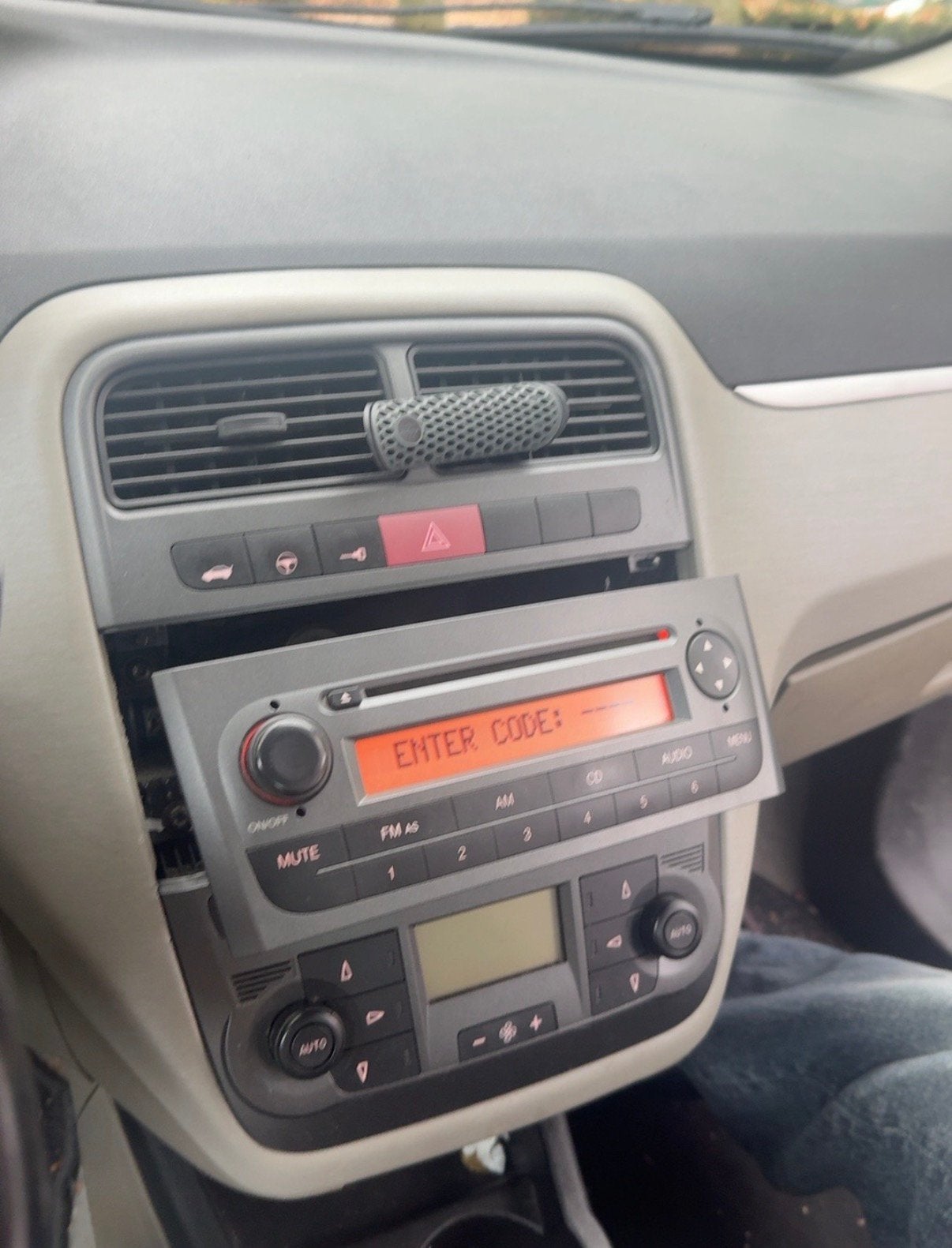 radio fiat punto 2005/2009, Auto diversen, Carkits, Ophalen of Verzenden, Zo goed als nieuw