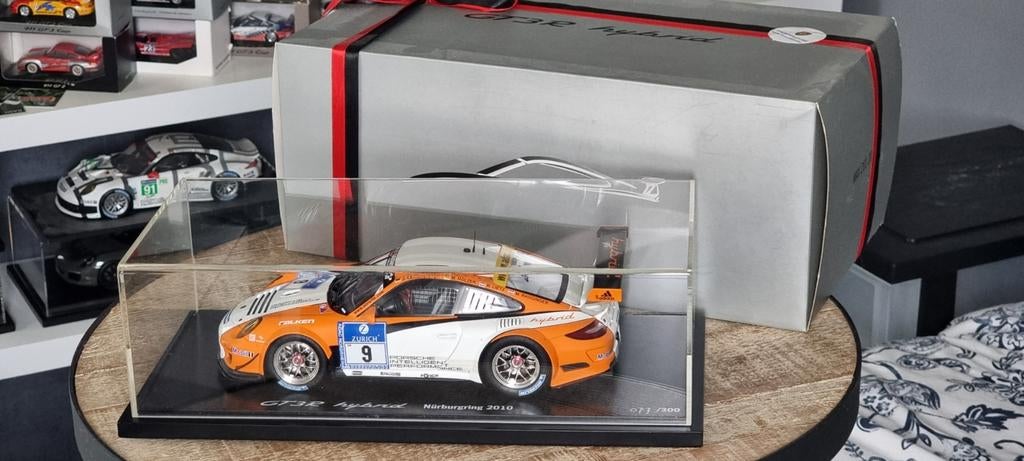Porsche 911 997 GT3R Hybride Nurburgring 2010 editie, Hobby en Vrije tijd, Modelauto's | 1:18, Ophalen of Verzenden, Zo goed als nieuw