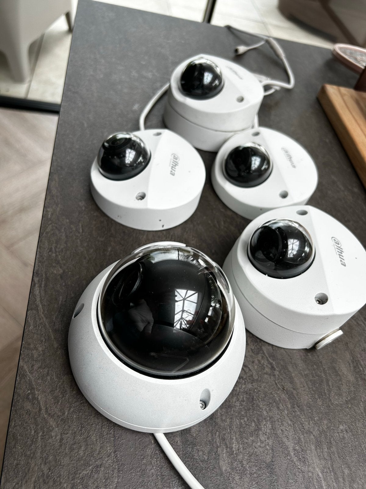Dahua IP Camera's - DH-IPC-HDBW4431FP-AS en DH-SD22204T-GN, Ophalen of Verzenden, Gebruikt, Buitencamera