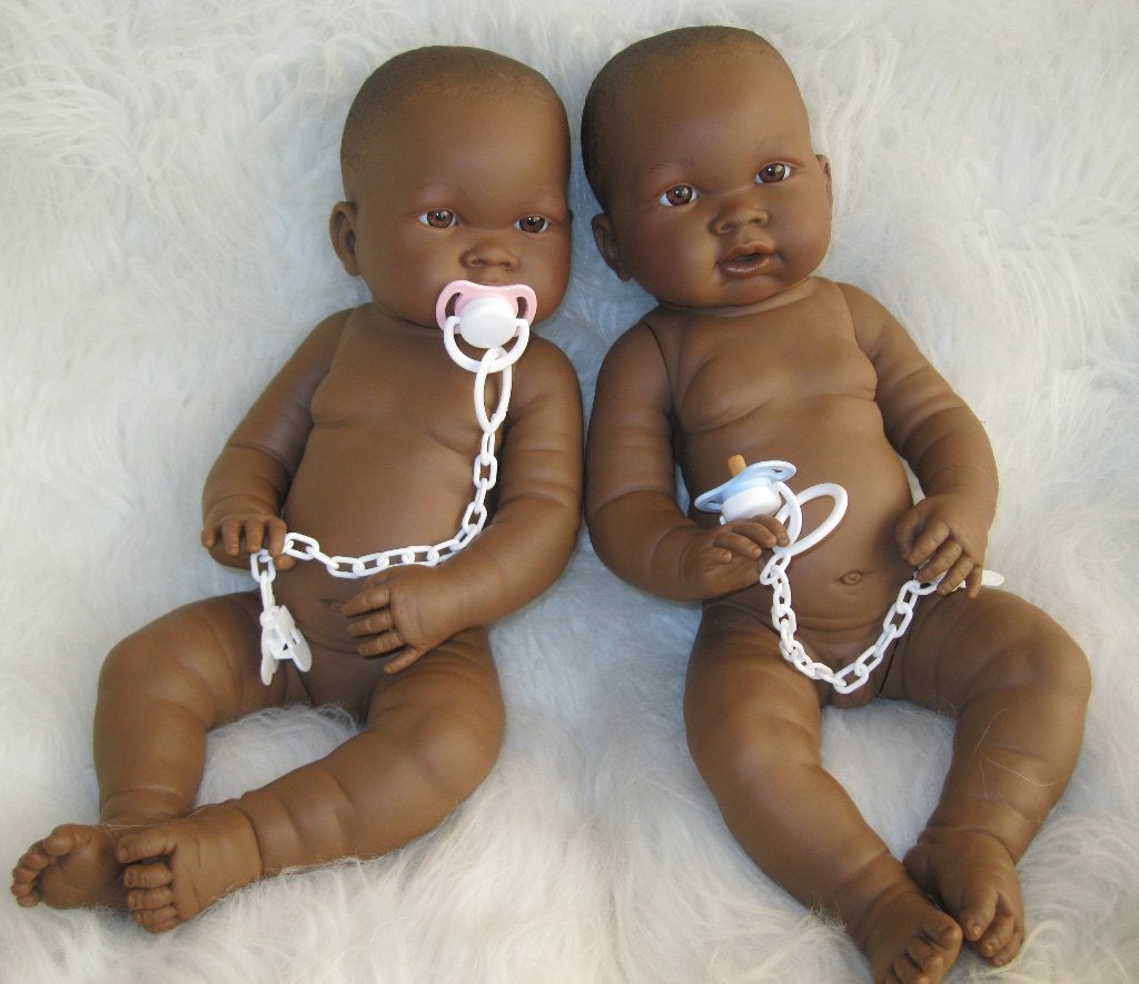 Llorens fullbody babypop donker Jongen o Meisje m speen 45cm, Spanje, Nieuw, Ophalen of Verzenden, Babypop