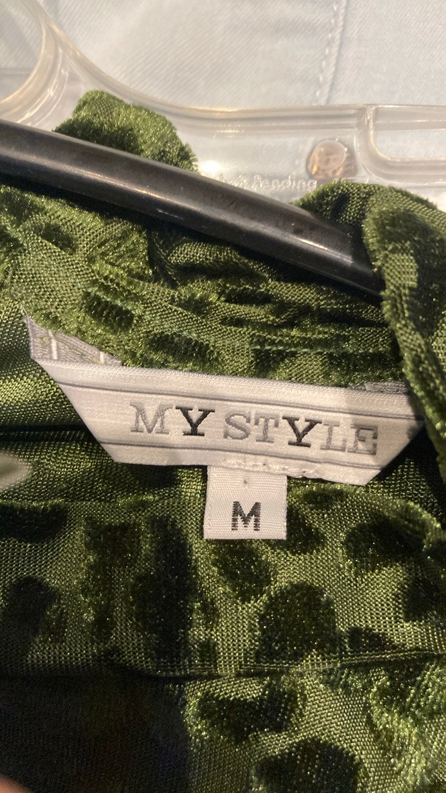 Groene fluwelen shirt met luipaardprint - Maat M, Kleding | Dames, Maat 38/40 (M), Ophalen of Verzenden, Zo goed als nieuw, Lange mouw