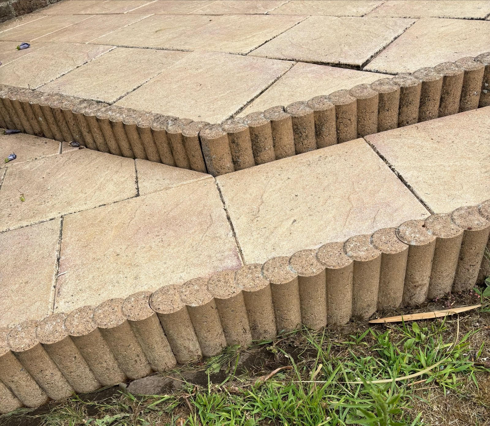 Palissades gratis af te halen in Vlodrop, Ophalen, Zo goed als nieuw, Border, Beton