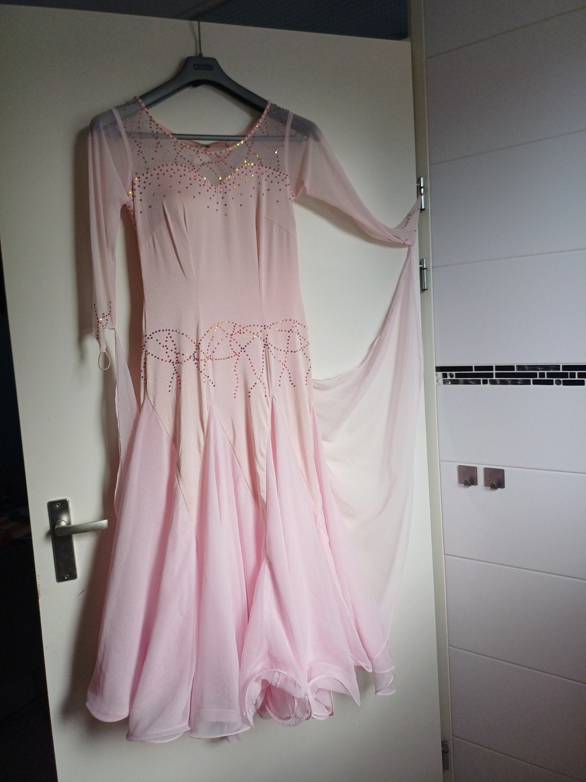 Roze Dansjurk met Strass en Chiffon - Maat M, Maat 38/40 (M), Nieuw, Ophalen of Verzenden, Roze