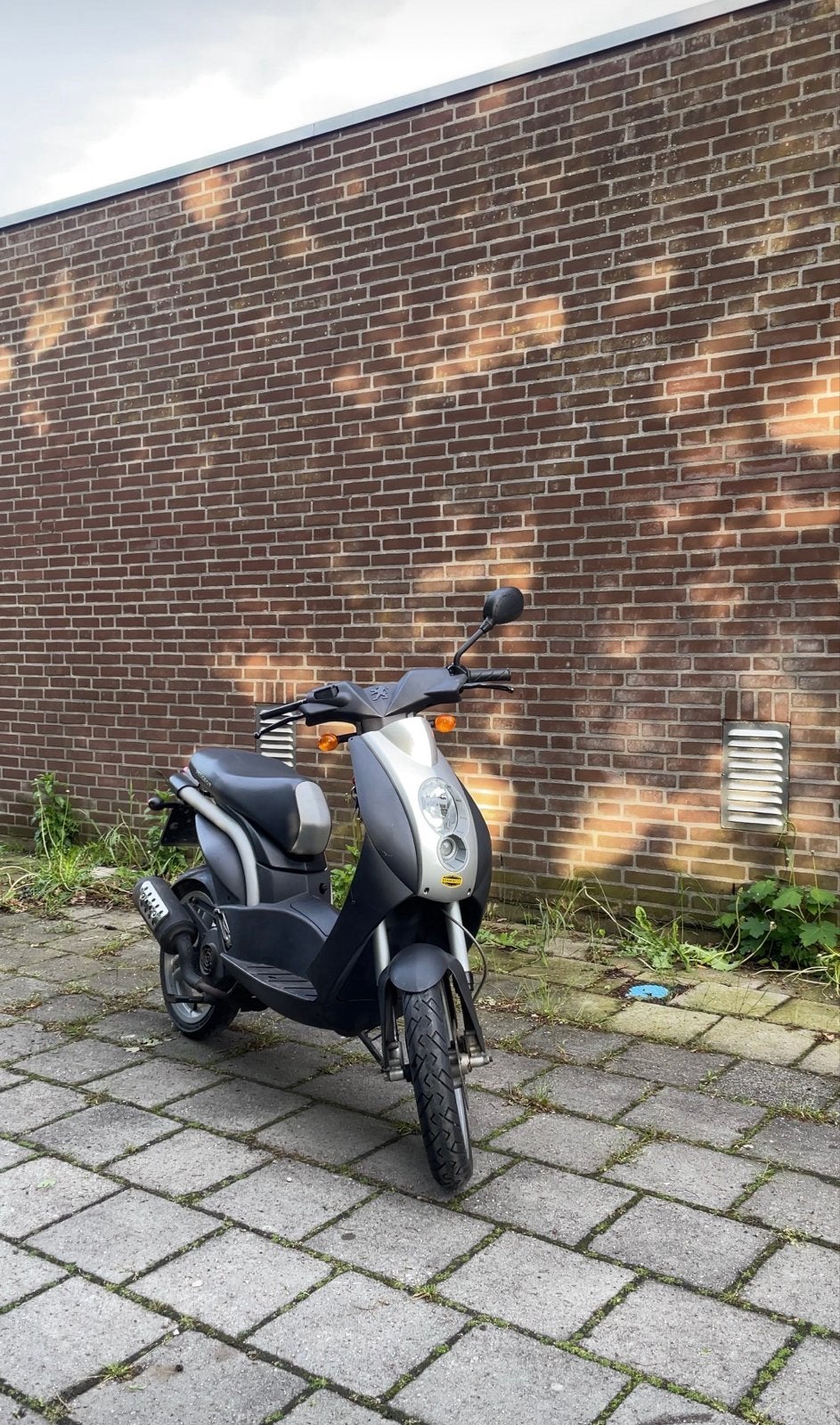 50cc 2t Scooter - Topstaat (nieuwe bougie nodig), Fietsen en Brommers, Ophalen of Verzenden, Gebruikt, Tweetakt, Overige merken