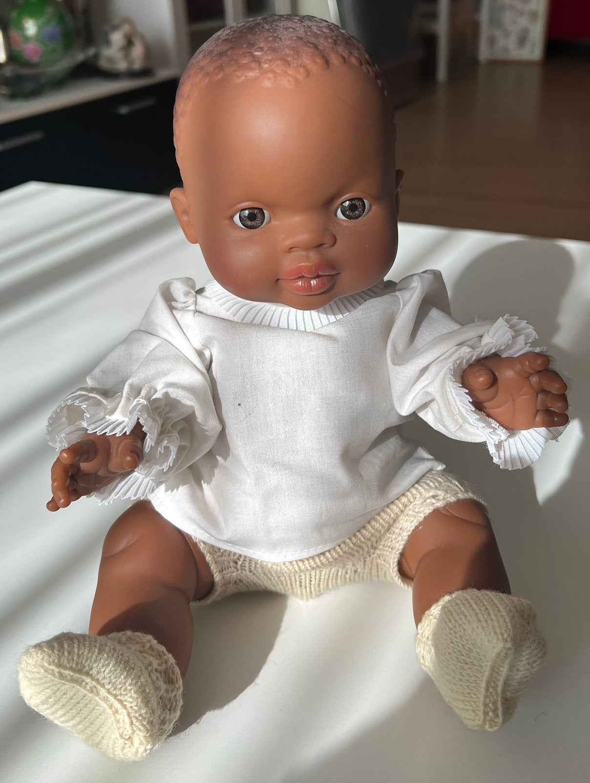 Vinyl babypop, 34cm, donkere huidskleur,Paola Reina Spanje, Verzamelen, Poppen, Ophalen of Verzenden, Zo goed als nieuw, Pop