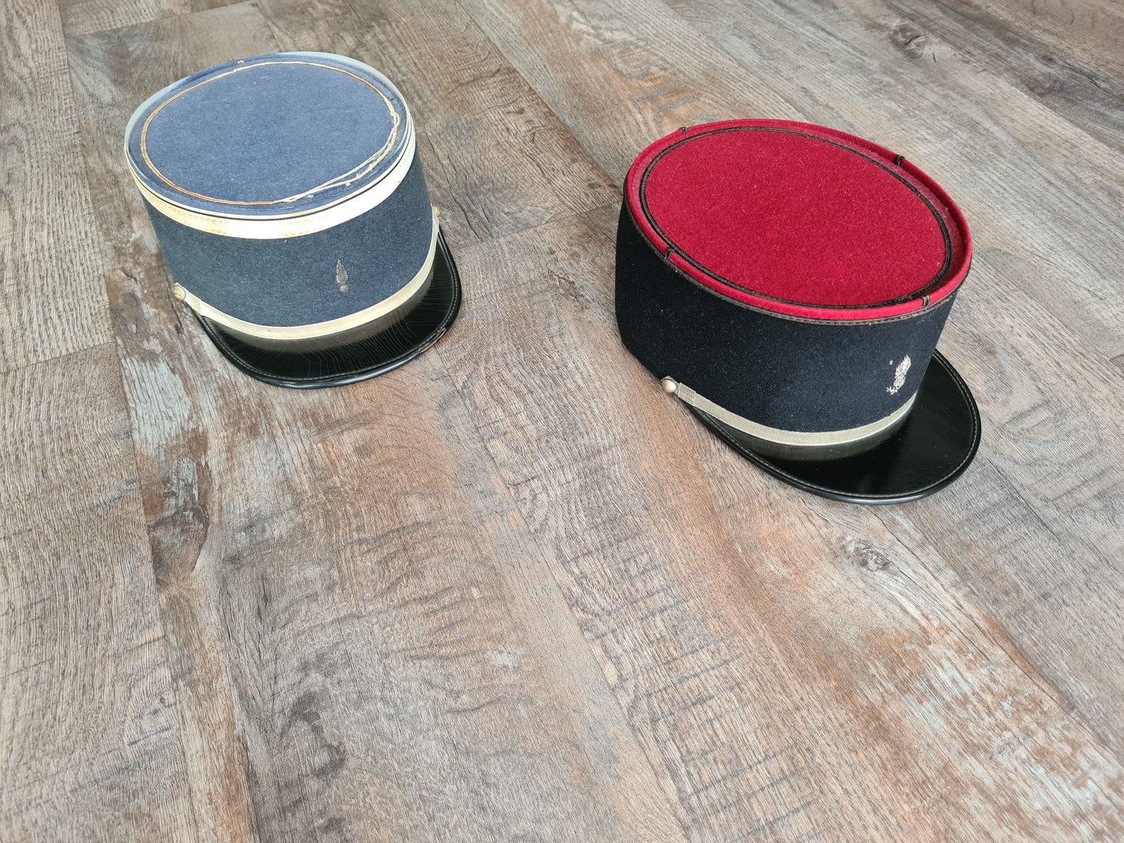 Kepi’s 2 orginele:franse militaire legerpet., Verzamelen, Militaria | Algemeen, Ophalen of Verzenden, Landmacht, Overige gebieden