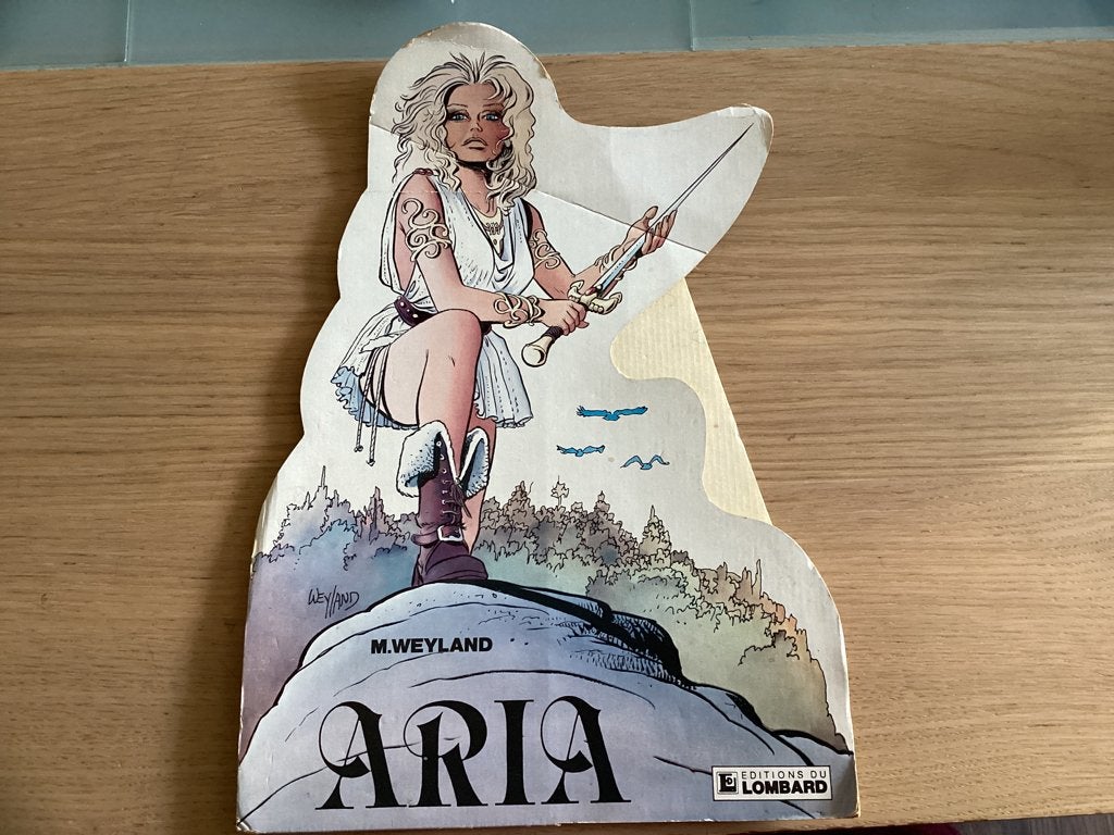 Aria stand-up ca. 40 cm (genummerd 10/160), Eén stripboek, Ophalen of Verzenden, Gelezen