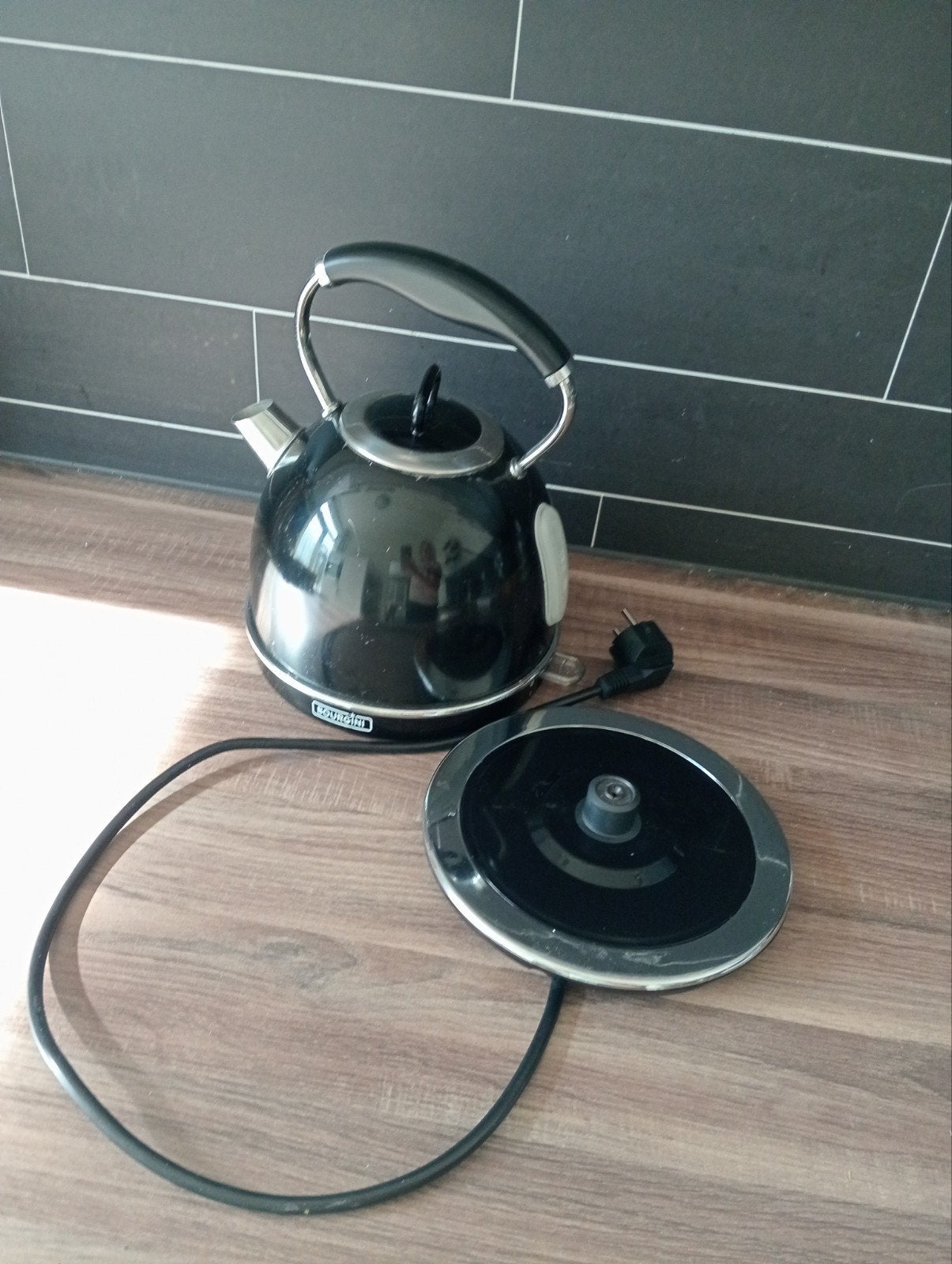 Bourgini waterkoker zwart - 1.7L, 1 tot 2 liter, Ophalen, Gebruikt, Draadloos