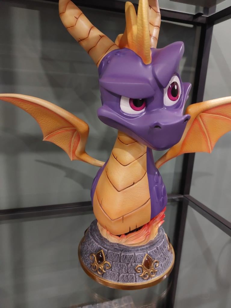Spyro First 4 Figures Grand Scale bust statue, Ophalen, Zo goed als nieuw