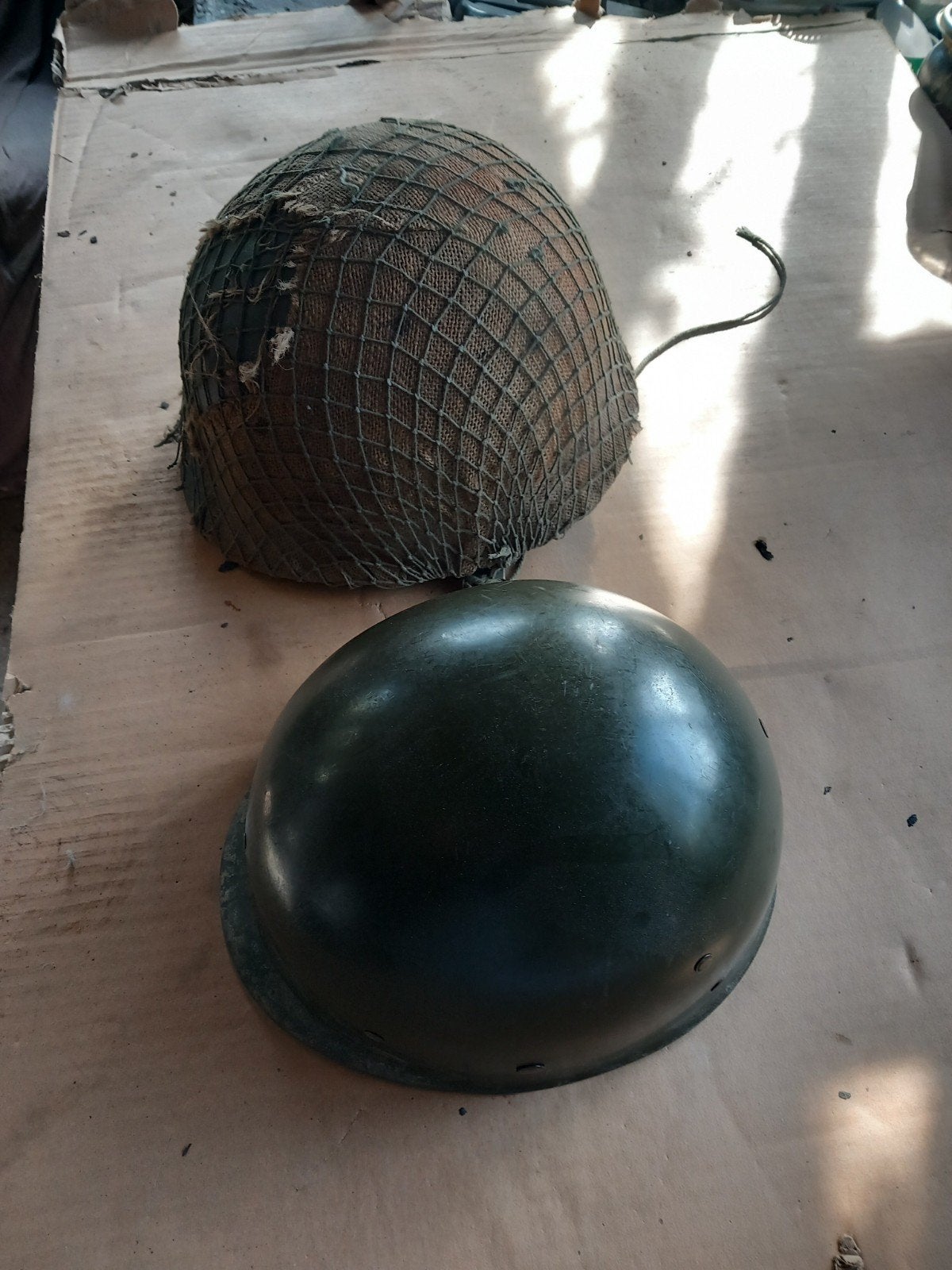 Leger helm 1969 - Binnen- en buitenhelm, Ophalen of Verzenden