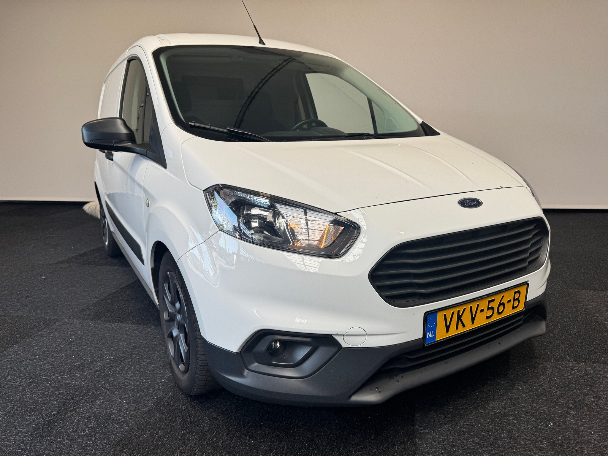 Ford Transit Courier Transit Courier 1.5 TDCI 75pk Ambiente, Voorwielaandrijving, Euro 6, 1261 kg, Origineel Nederlands