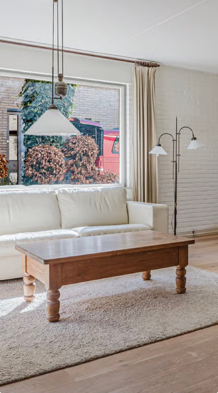 Houten salontafel met gedraaide poten, Huis en Inrichting, Tafels | Salontafels, Ophalen, 100 tot 150 cm, 50 tot 100 cm, Zo goed als nieuw