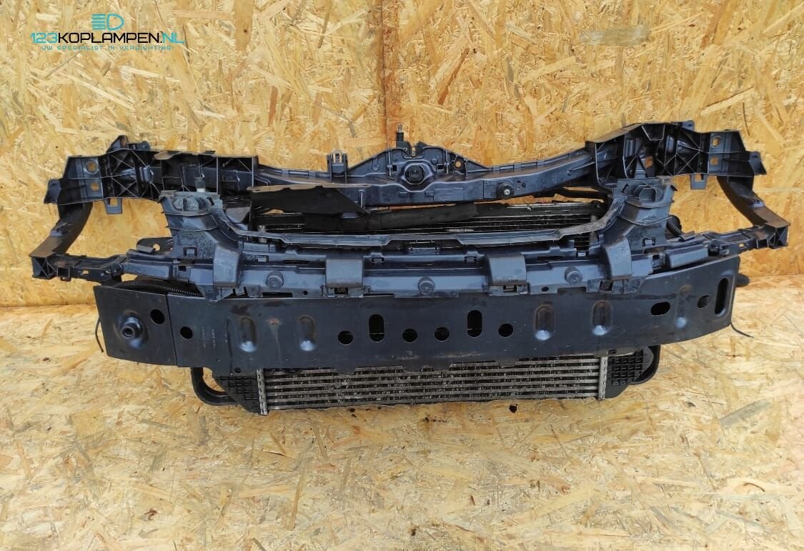 Ford Focus MK2 Facelift Voorfront koelerpakket radiateur