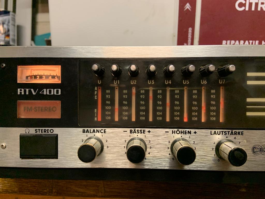 Vintage Grundig RTV400 receiver, Ophalen