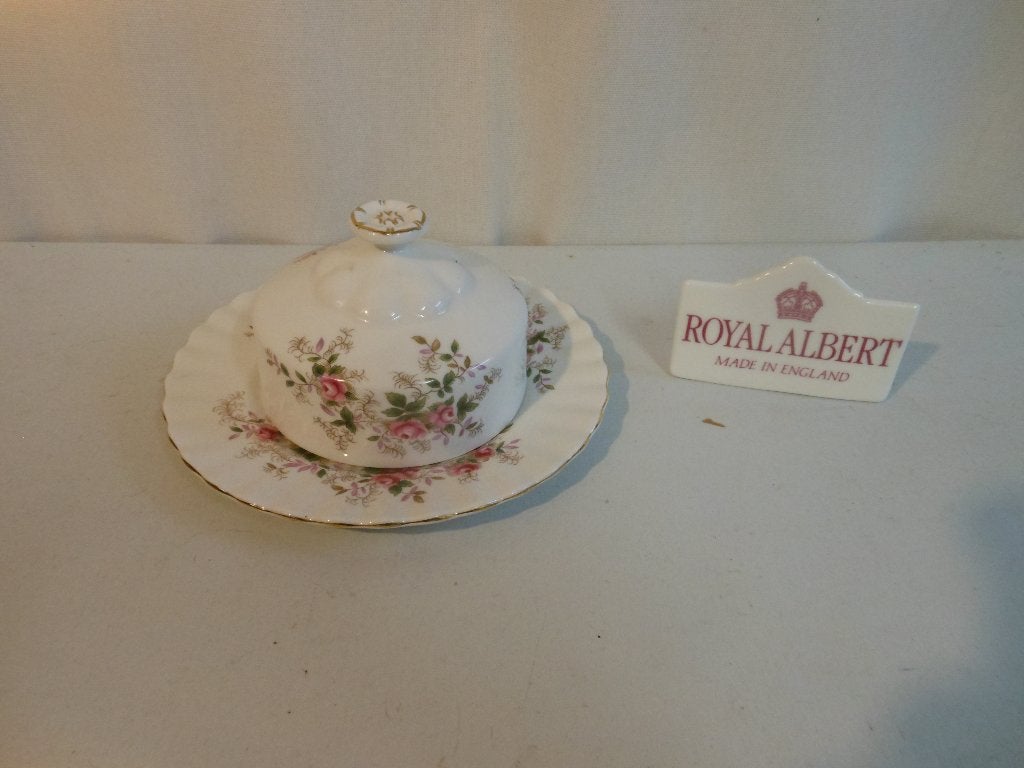 Royal Albert Lavender Rose boterklos, Ophalen of Verzenden, Zo goed als nieuw, Porselein, Overige typen