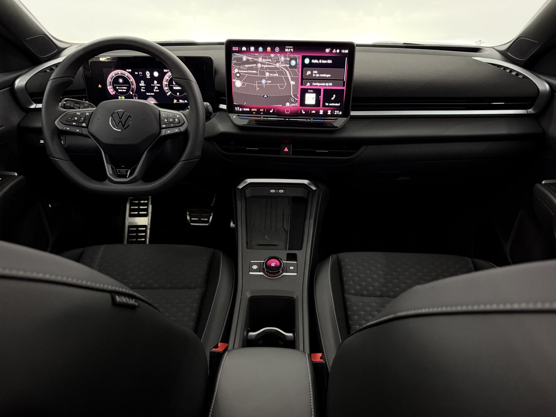 Volkswagen T-Roc 1.5 TSI R-Line Edition Nieuwe model!, Panor, 4 cilinders, 150 pk, Bedrijf, Automatische klimaatregeling