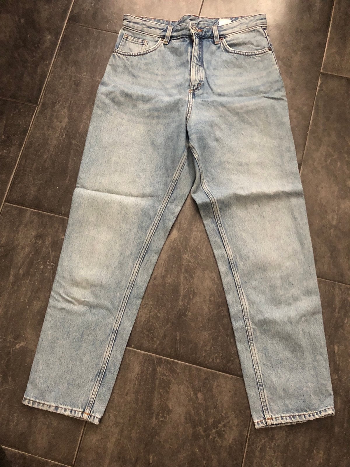 Monki jeans, lichtblauw, maat W29, Ophalen of Verzenden, Zo goed als nieuw, Blauw, W28 - W29 (confectie 36)