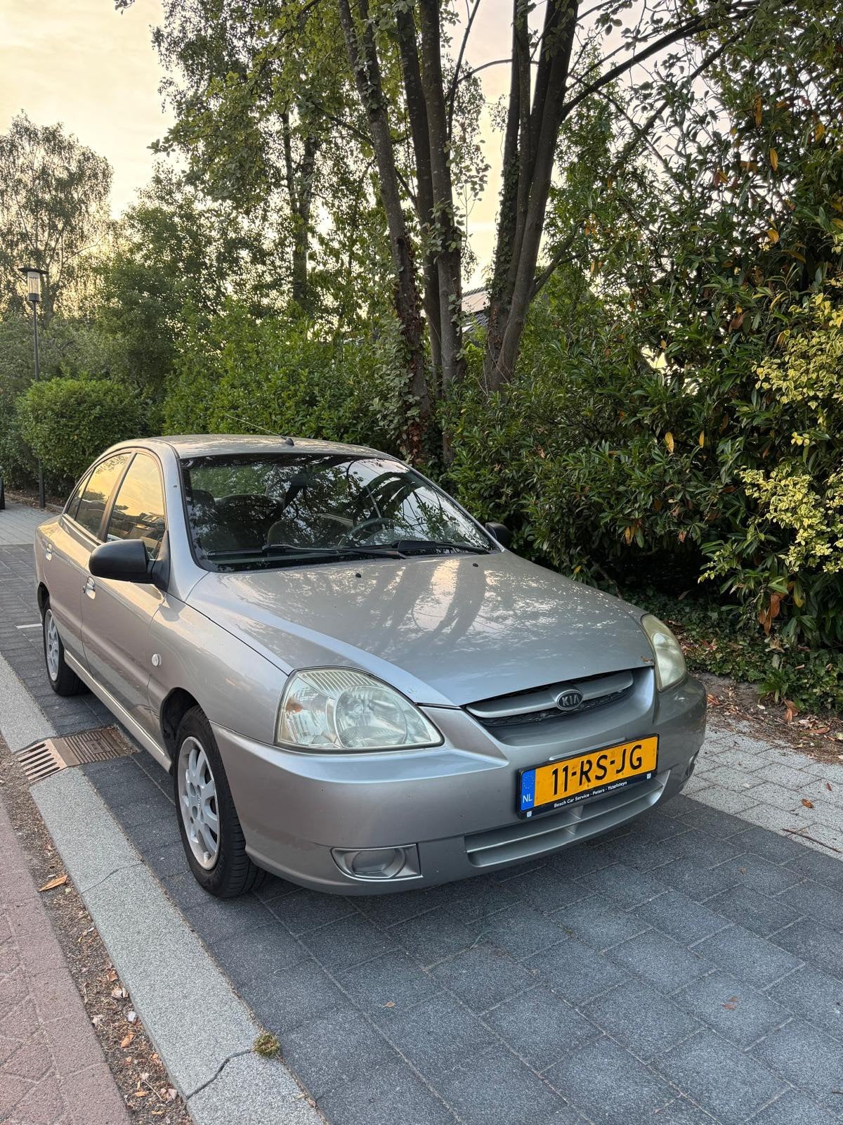 Kia Rio 1.3 I 8V NB 2005 Grijs, Auto's, Voorwielaandrijving, 40 €/maand, 1011 kg, 4 cilinders