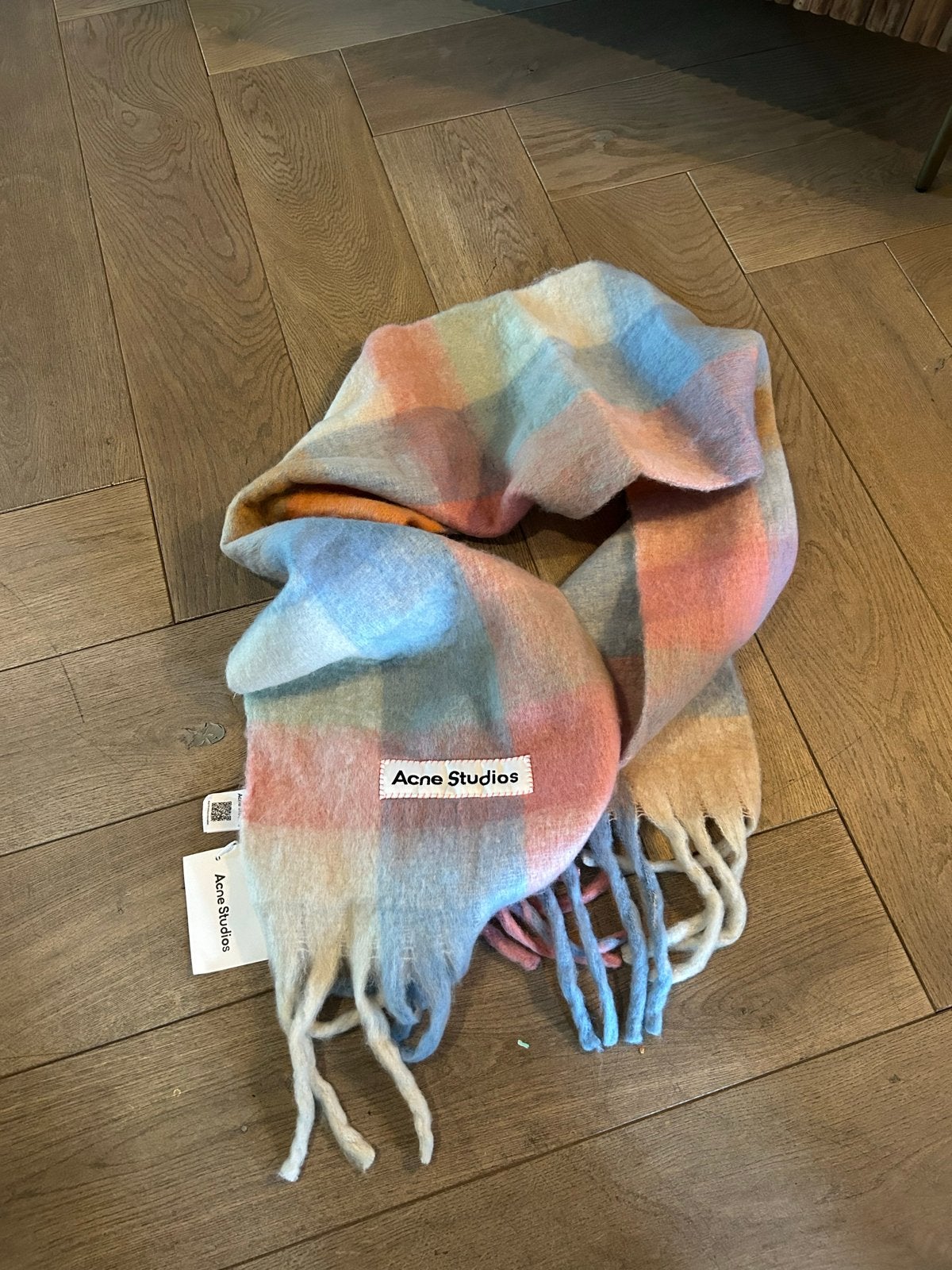 Acne Studios Geruite Sjaal - Nieuw met labels, Verzenden, Nieuw, Maat 46/48 (XL) of groter, Sjaal