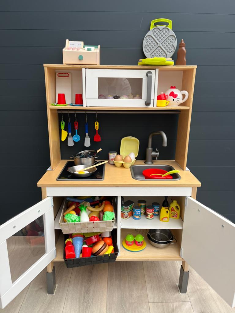 IKEA speelkeuken met veel speelgoed, Ophalen, Zo goed als nieuw