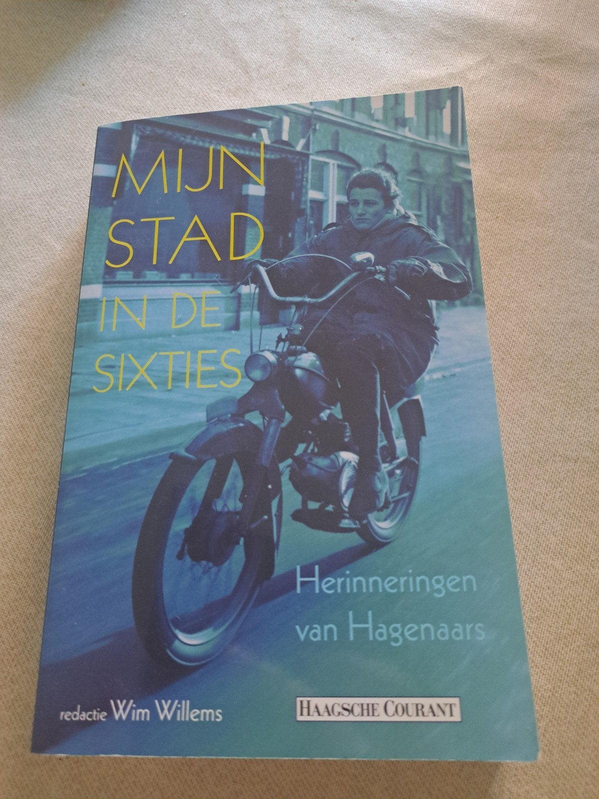 Mijn Stad In De Sixties - Herinneringen van Hagenaars, Ophalen of Verzenden, Zo goed als nieuw