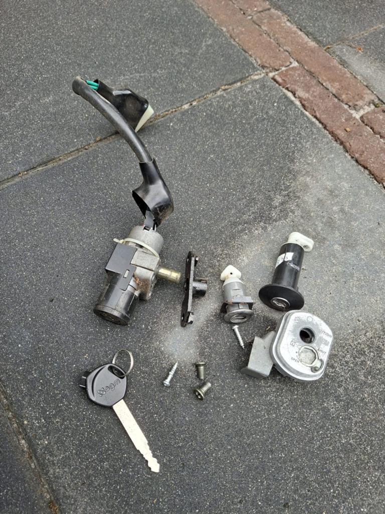 GY6 Contactslotenset 3x met sleutel, Ophalen of Verzenden, Gebruikt, Overige typen, AGM