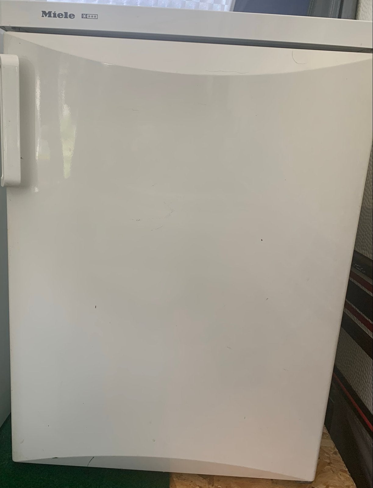 Miele vrieskast tafelmodel, Witgoed en Apparatuur, Vriezers en Diepvrieskisten, Gebruikt, Minder dan 85 cm, Minder dan 60 cm, Vrijstaand
