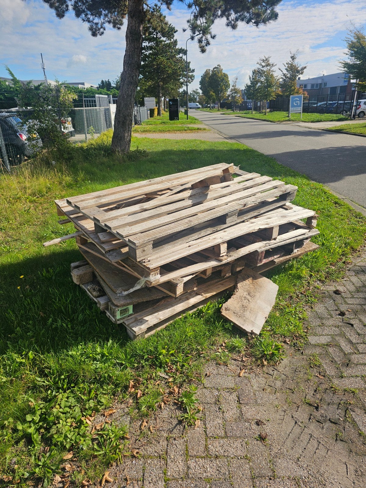 Gratis af te halen - stapel hout/pallets, Doe-het-zelf en Verbouw, Ophalen, Gebruikt