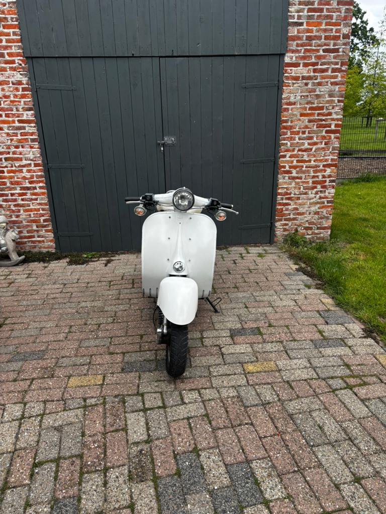 Jialing / Jinlun JL50QT-12A (Vespa-look) scooter 2010, Overige modellen, Maximaal 45 km/u, Ophalen of Verzenden, Zo goed als nieuw