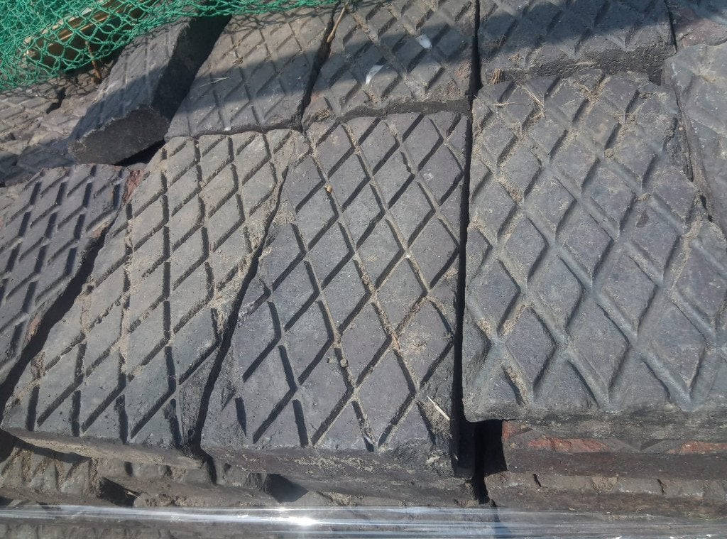 330 oude ironbricks/droptegels, Ophalen, Gebruikt, Overige materialen, Terrastegels