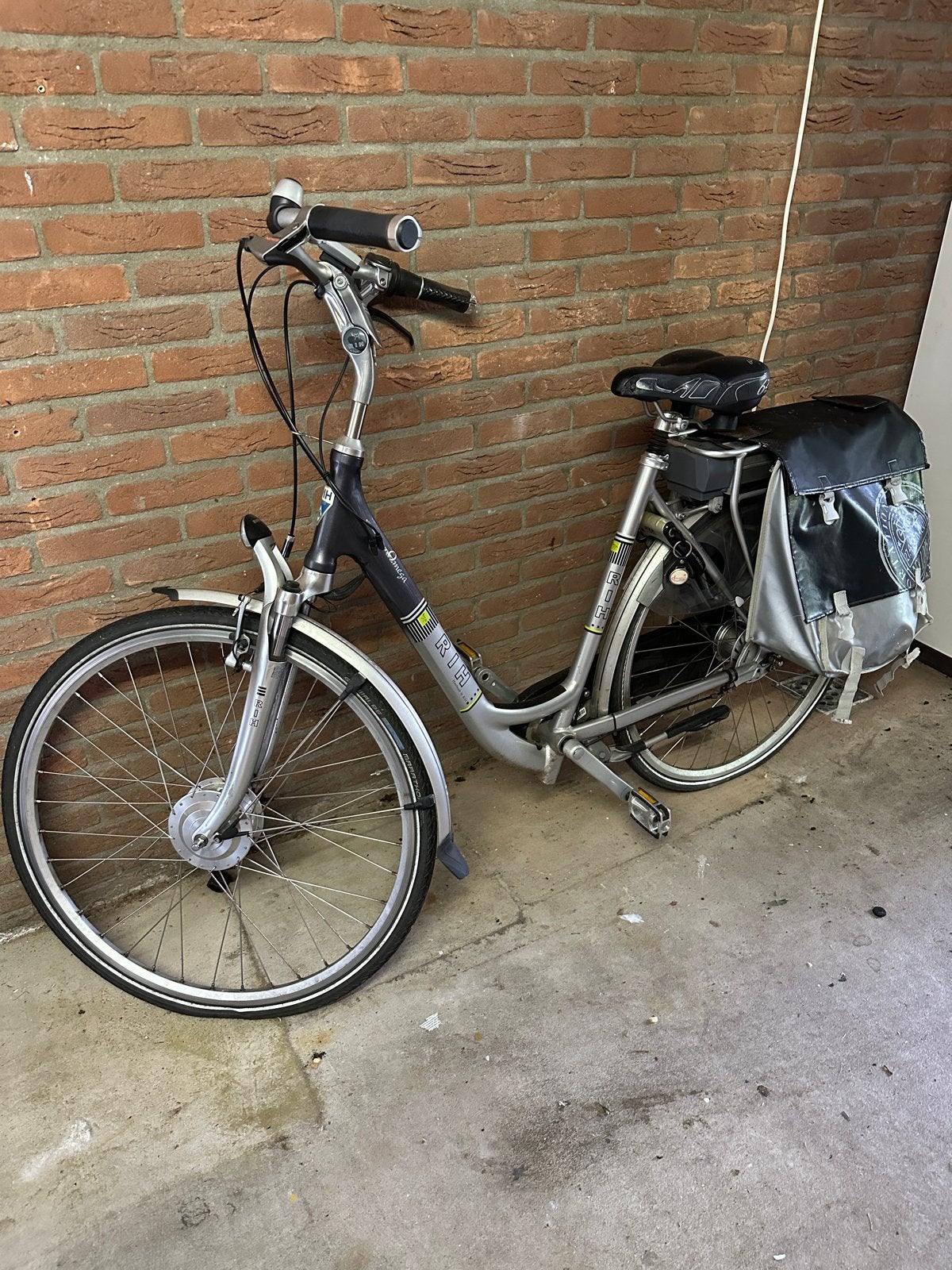 Rih elektrische fiets - accu in mindere staat, lader ontbree, Ophalen, Gebruikt, Minder dan 30 km per accu, Overige merken
