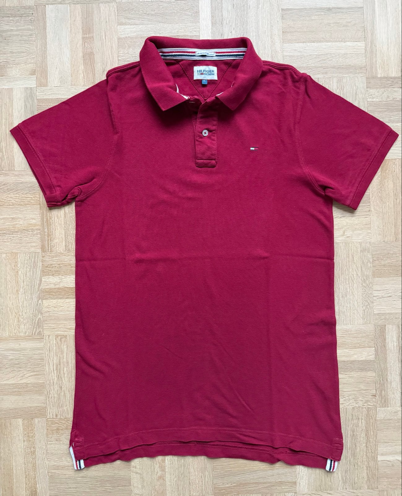 Tommy Hilfiger Denim Polo Shirt - Maat XL, Kleding | Heren, Ophalen of Verzenden, Gedragen, Maat 56/58 (XL), Rood