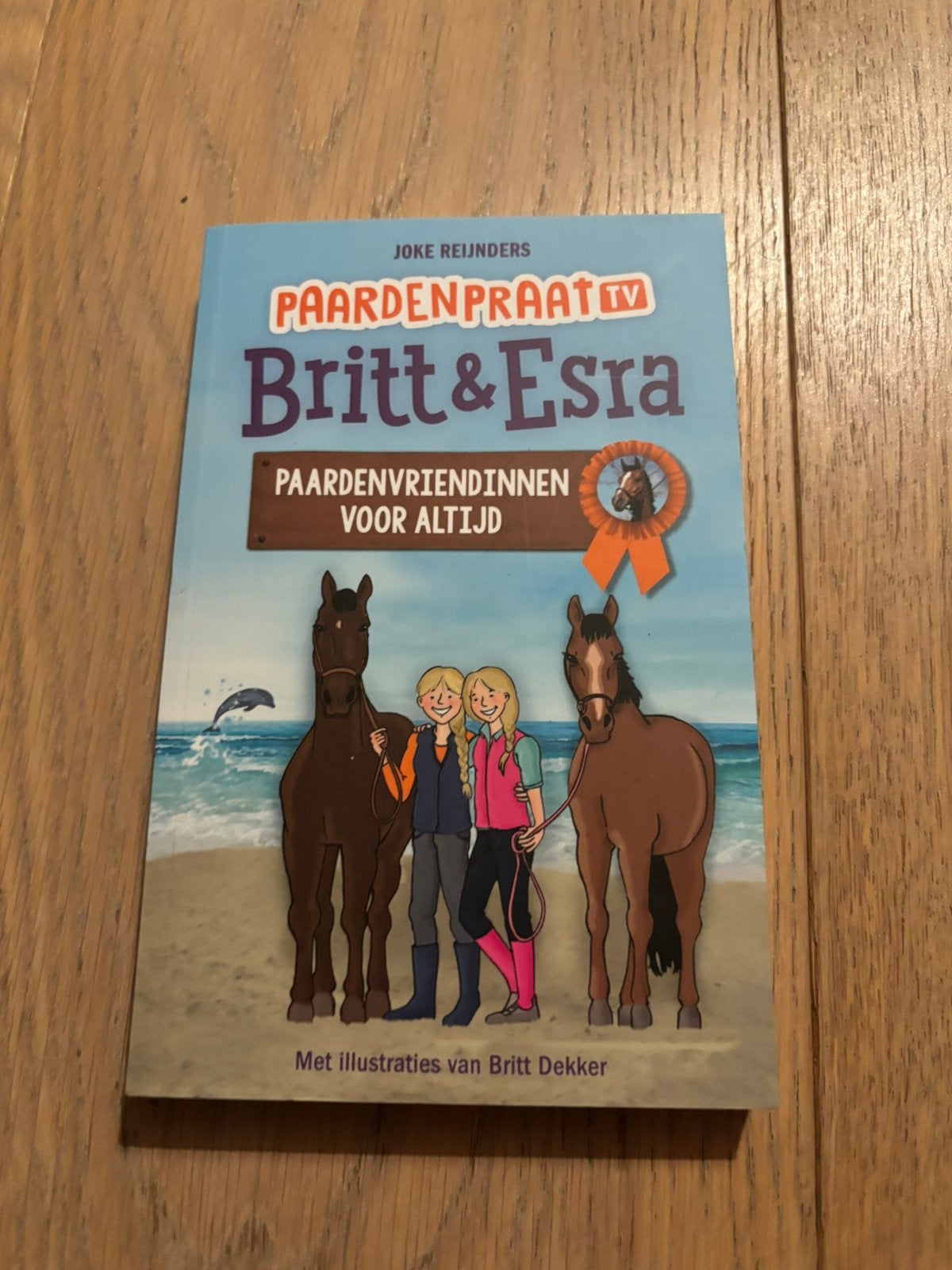 Paardenpraattv Britt en Esra Paardenvriendinnen voor altijd., Boeken, Ophalen of Verzenden, Zo goed als nieuw