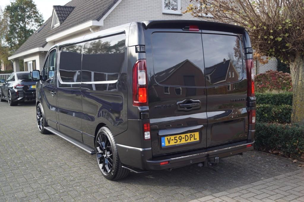 Renault TRAFIC 2.0 dCi 130 T30 L2H1 Luxe Full Black/19inch/K, Auto's, Bestelauto's, Voorwielaandrijving, 4 cilinders, Renault