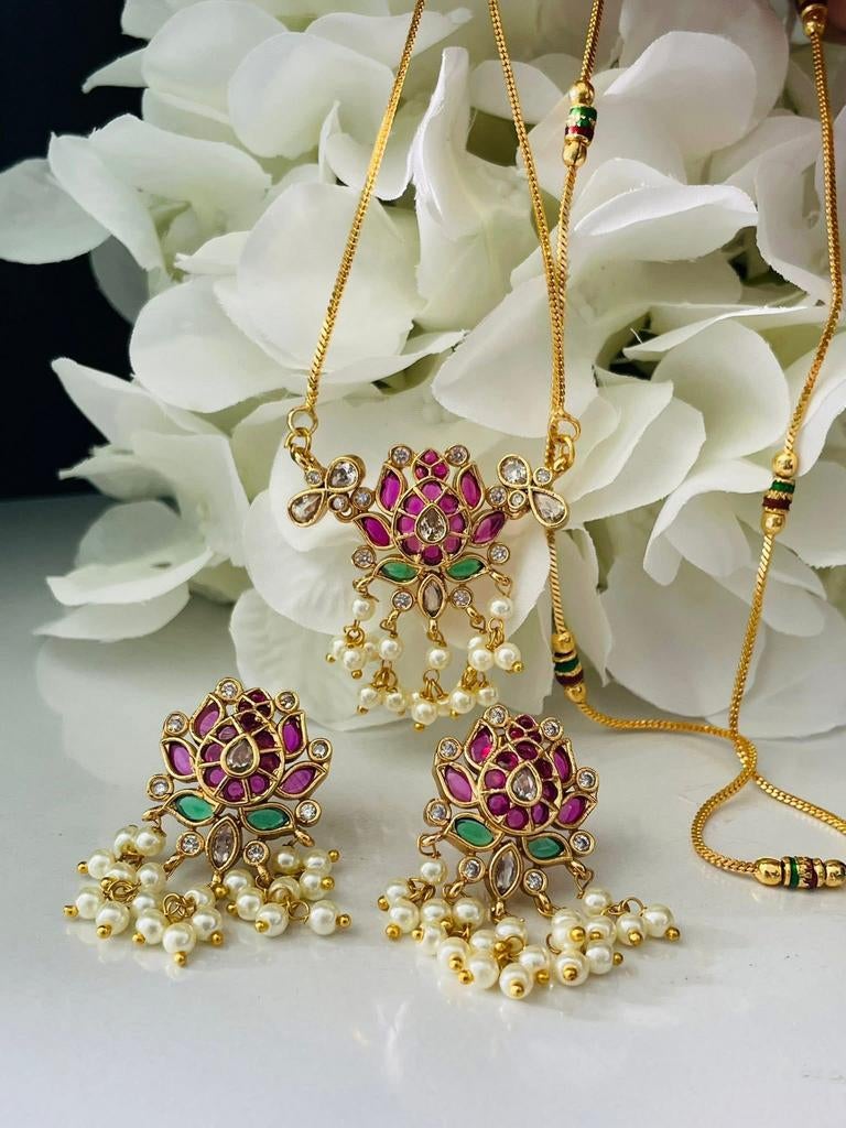 Tijdloze india lotus sieraden setje, Verzenden, Overige materialen, Overige typen