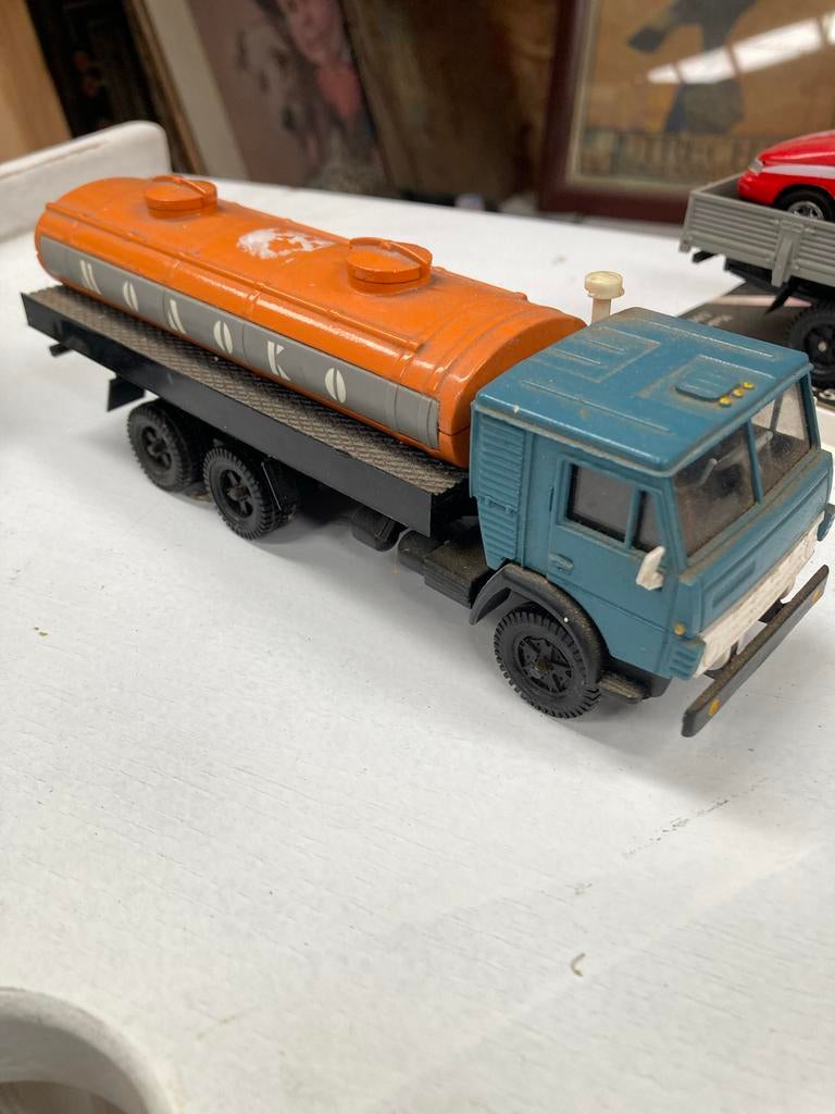 Russische modelauto's: Kamaz trucks en overheidsauto's, Ophalen of Verzenden, Gebruikt, Bus of Vrachtwagen, Overige merken