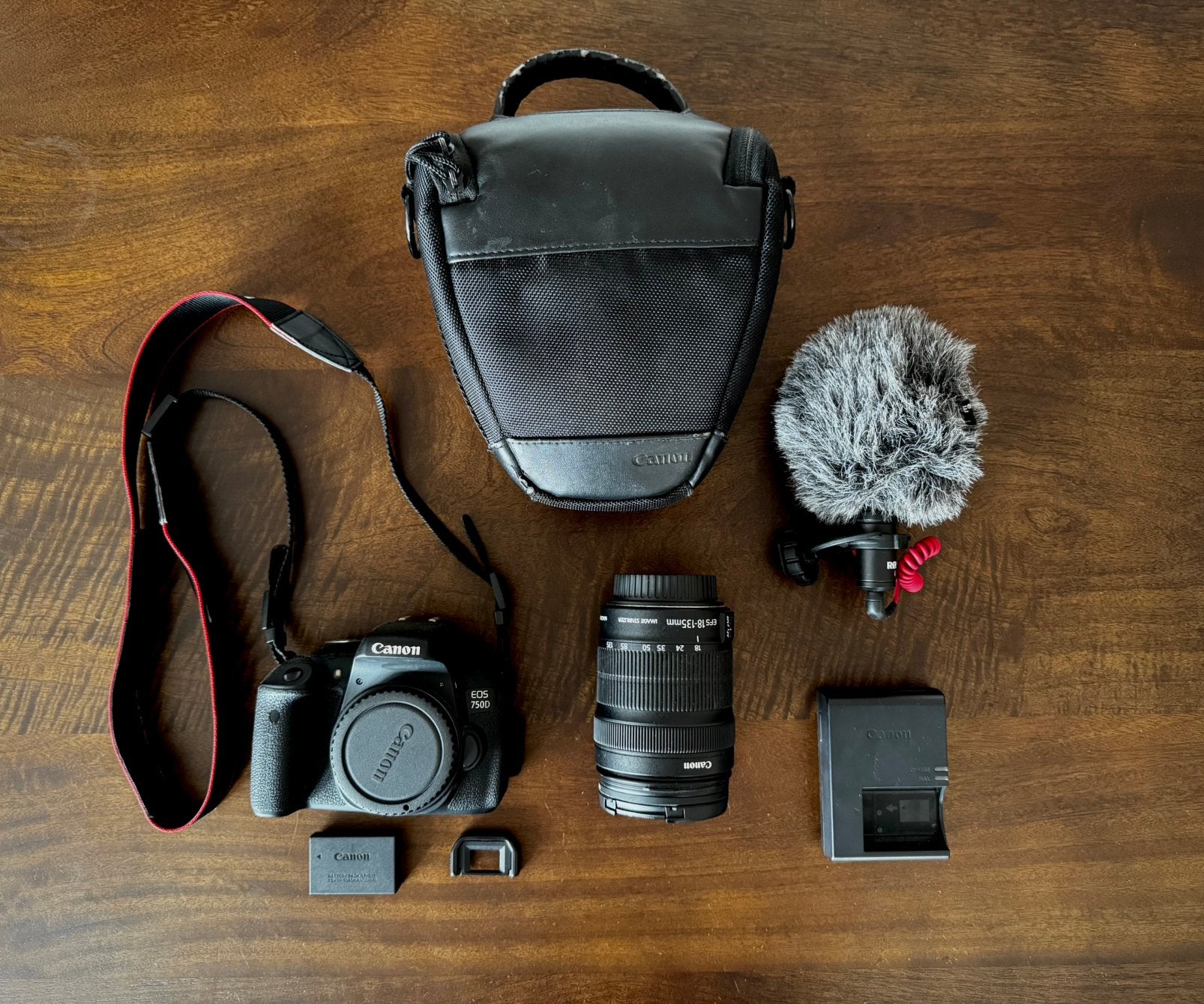 Canon EOS 750D + 18-135mm lens + accessoires, Ophalen, Gebruikt, Spiegelreflex, Canon