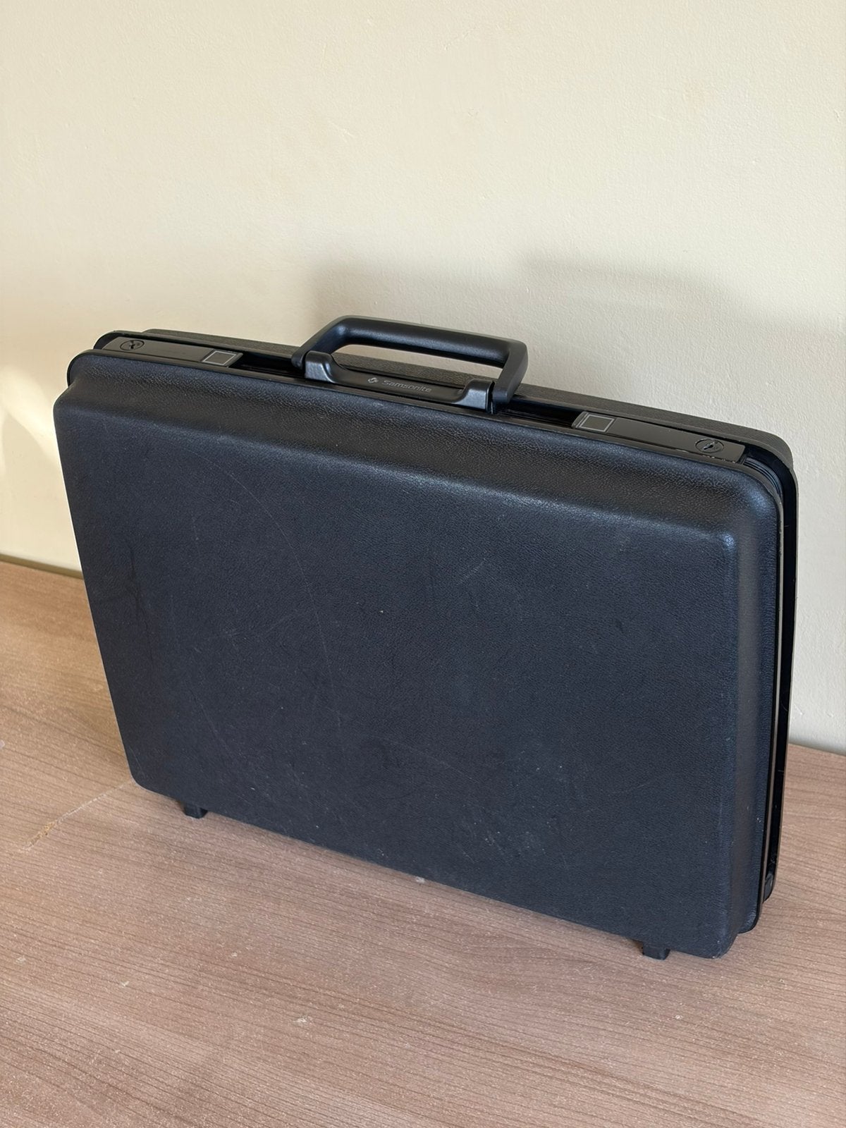 Vintage Samsonite attachékoffer zwart – Made in France, Sieraden, Tassen en Uiterlijk, Gebruikt, Hard kunststof, Slot, Minder dan 50 cm