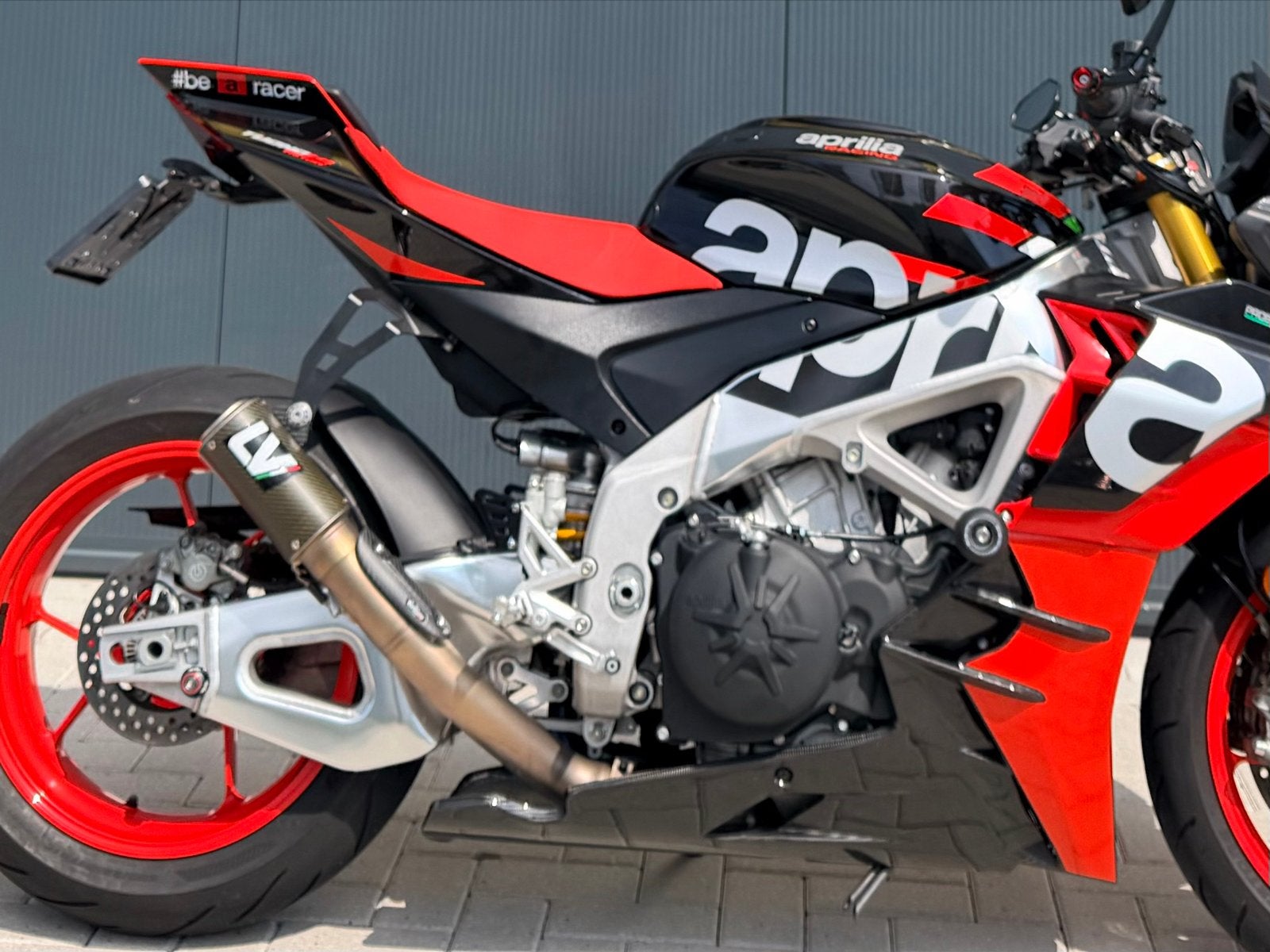 Leovinci LV Corsa Carbon Aprilia Tuono V4 Factory, Motoren, Ophalen of Verzenden